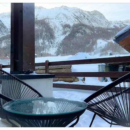 Mountain Apartment With A Pool, Wi-If And Gym 샴폴루크